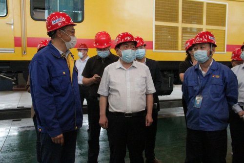襄阳市副市长李德璋一行莅临乐动网官网_乐动(中国)重工开展工业企业调研工作