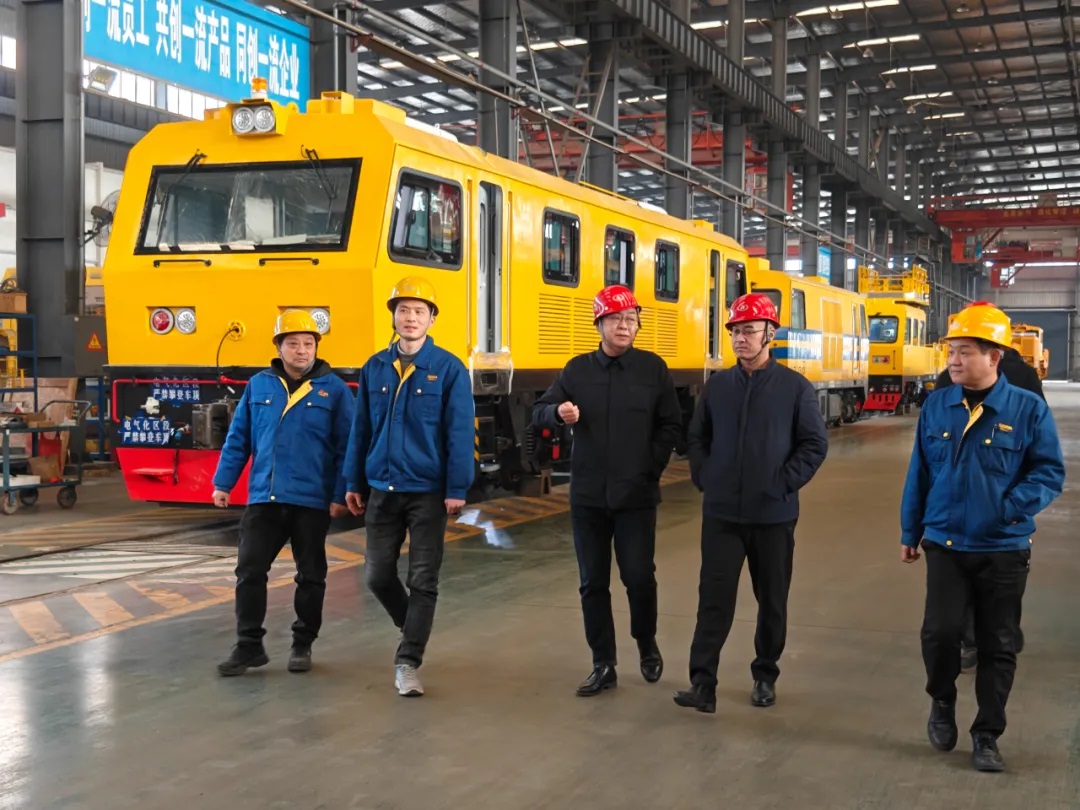 市纪委常委、市委巡察办安雪尽主任莅临乐动网官网_乐动(中国)重工开展走访慰问活动