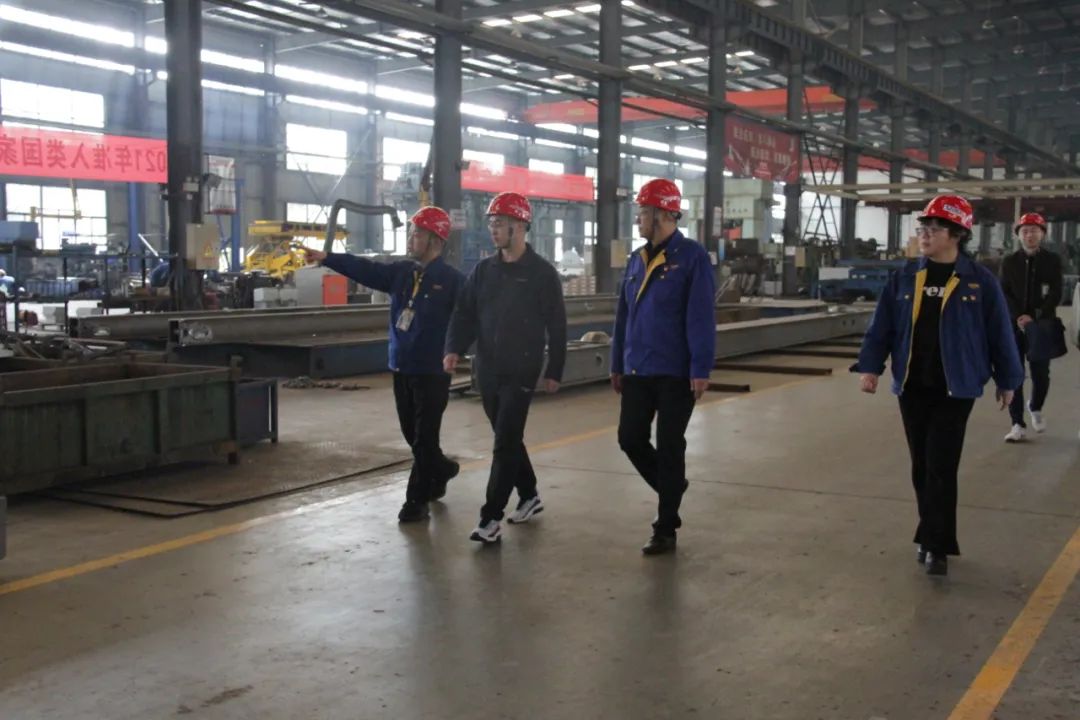 襄阳市委巡察办主任安雪尽莅临乐动网官网_乐动(中国)重工考察调研